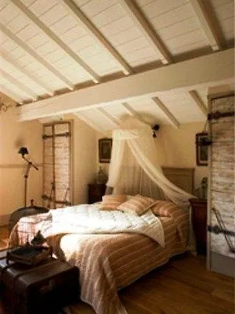 Les Hautes Bruyeres Guest house Ecully