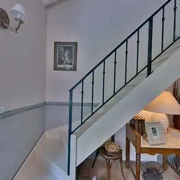Les Hautes Bruyeres Guest house Ecully