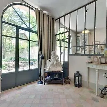 Les Hautes Bruyeres Guest house Ecully